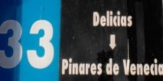 Línea 33 de Zaragoza en Paseo Pamplona, parada. tuzsa