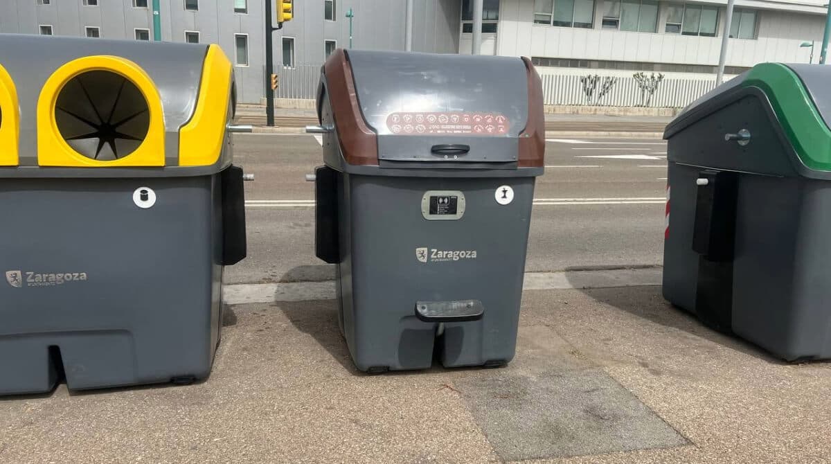 Contenedor marrón en la ciudad de Zaragoza