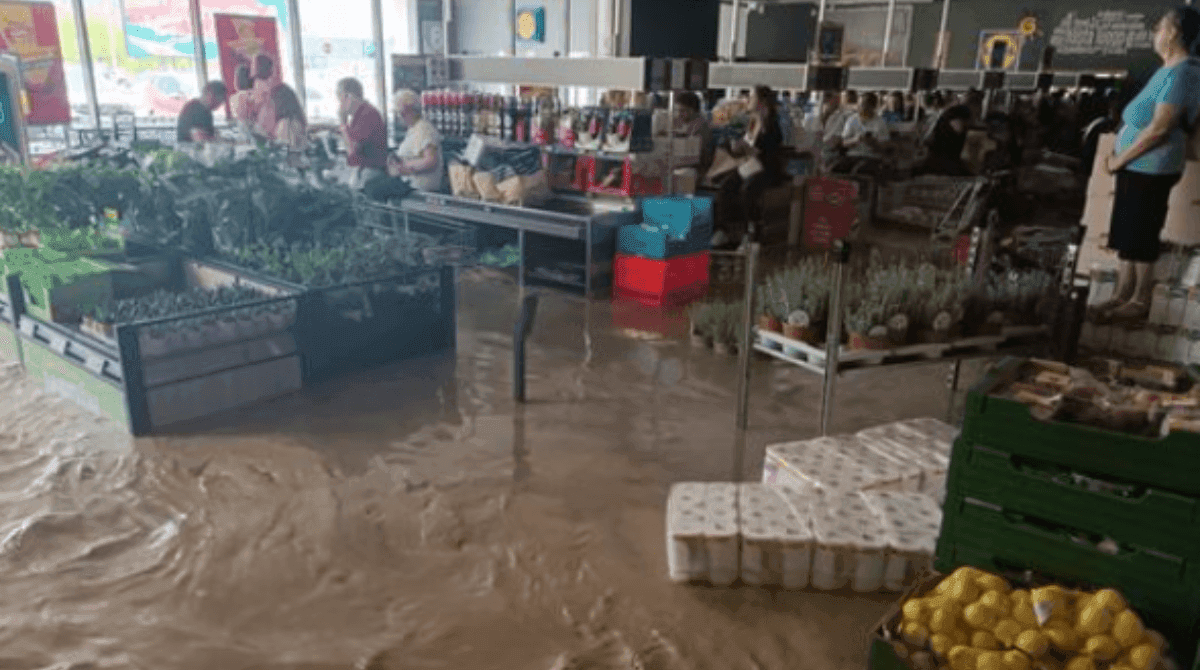Lidl de Parque Venecia inundación