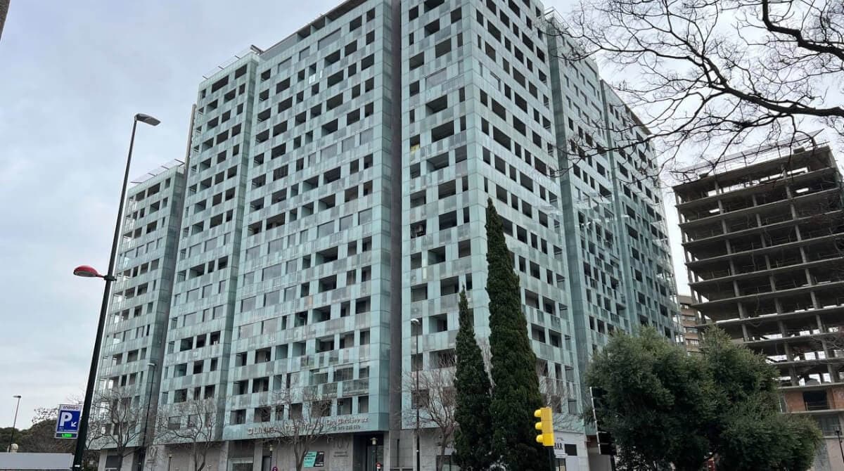 El local más visible bajo las Torres Villahermosa de Zaragoza estrenará nuevo negocio