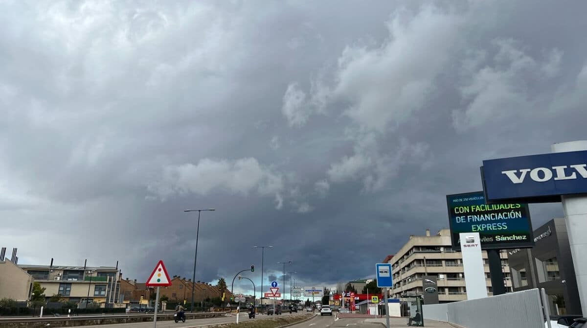 La borrasca Jana barrerá Zaragoza con un frente de tormentas este sábado: conoce las peores horas que coinciden con varios eventos