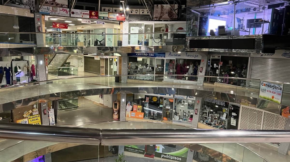 Un nuevo negocio llega a El Caracol y se despejan las incógnitas tras los cierres