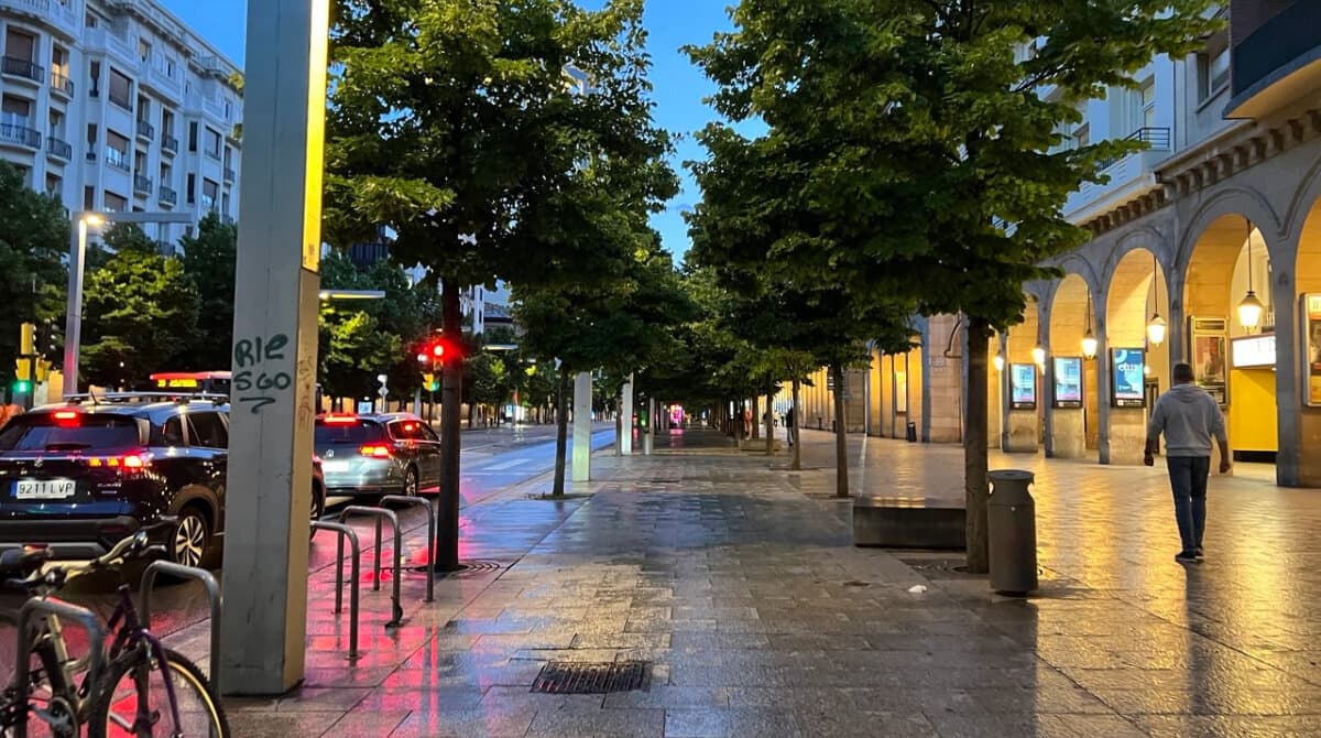 Móviles sonando en la noche tras tormenta histórica: análisis de una alerta que rompió el silencio en Zaragoza