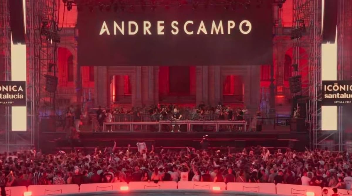 Alma Bakala con Andrés Campo en las Plaza del Pilar durante Pilares 2026