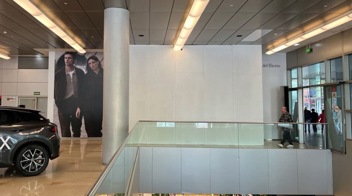 Una tienda de moda abre en Zaragoza bajo una conocida torre de oficinas