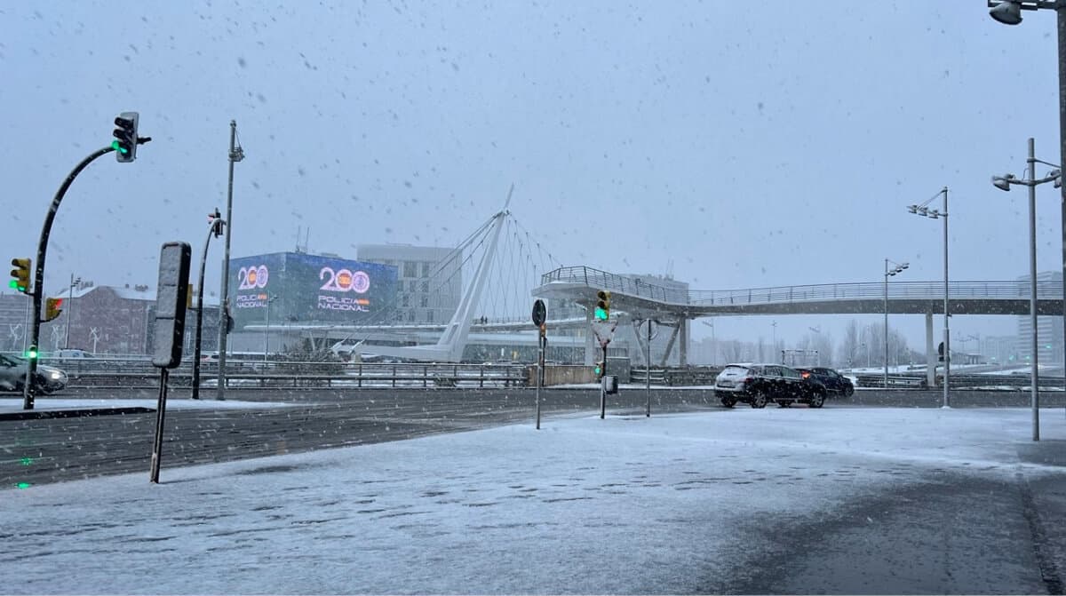 Incertidumbre en el tiempo: ¿nevará en Zaragoza antes de Reyes? La previsión central y el meteoro que lo decidirá todo