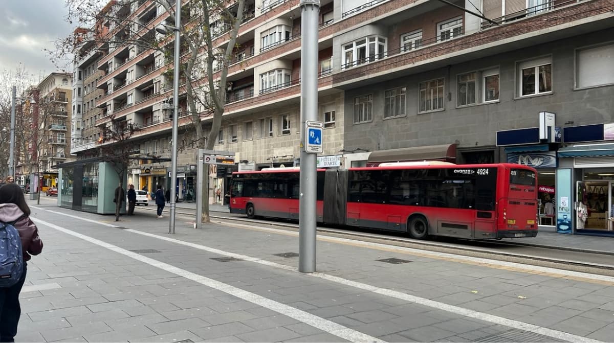 La nueva alternativa «accidental» al tranvía de Zaragoza: buses dobles cada cinco minutos