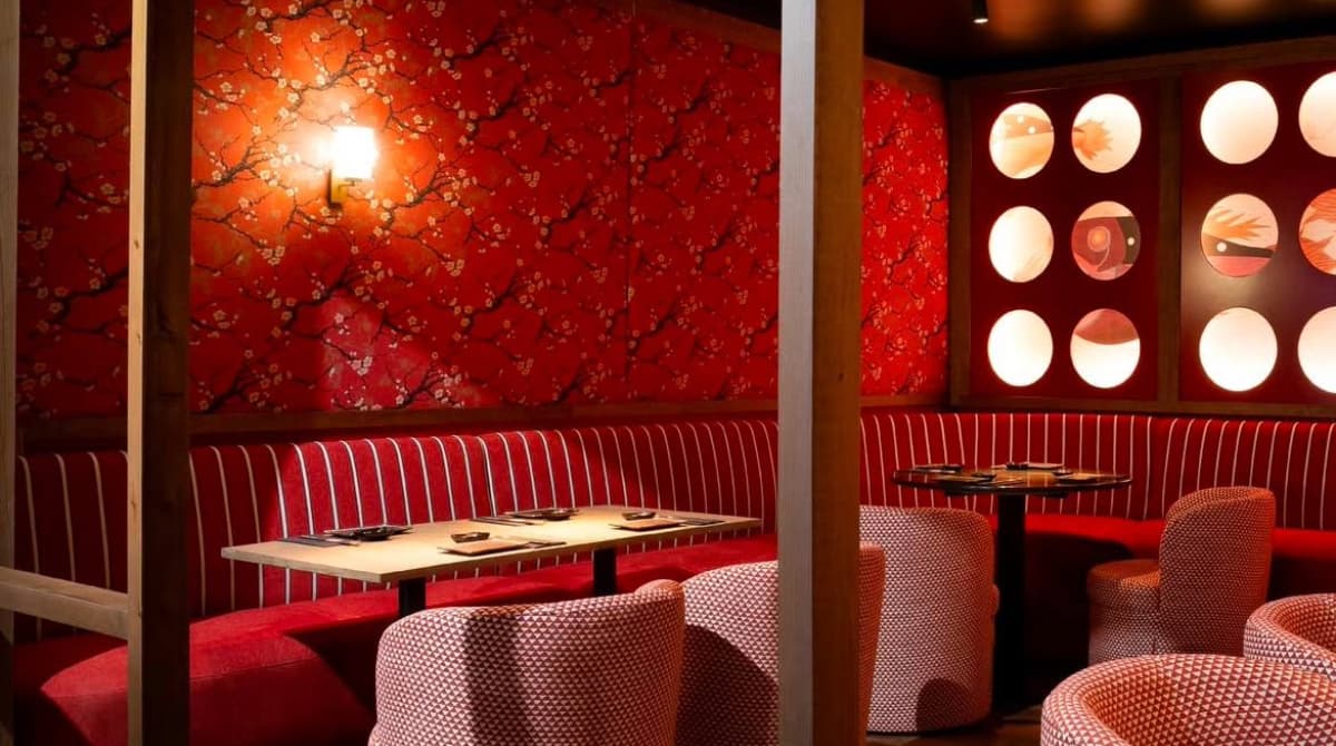 Un gran restaurante abre en pleno centro de Zaragoza fusionando tres locales: así es y estos son los precios