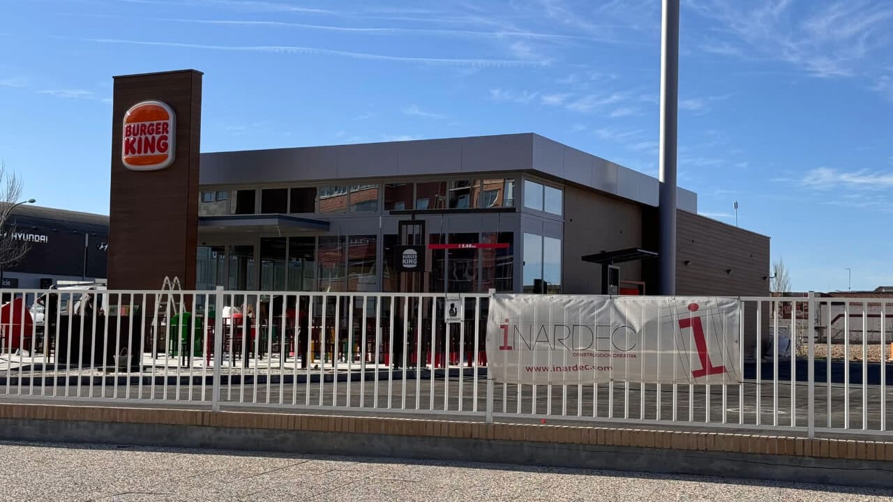 El germen del nuevo mini centro comercial de Zaragoza: abren dos restaurantes de comida rápida
