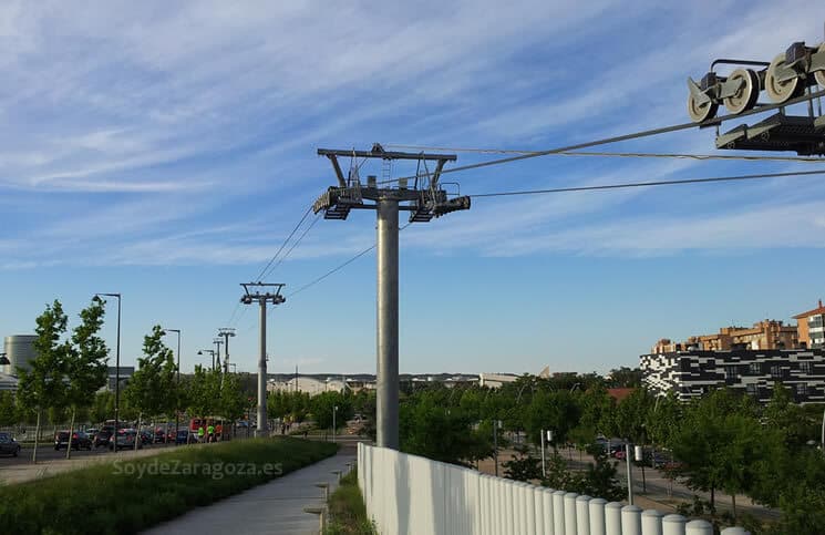 Adiós al Telecabina de la Expo, la instalación ya está siendo desmontada.