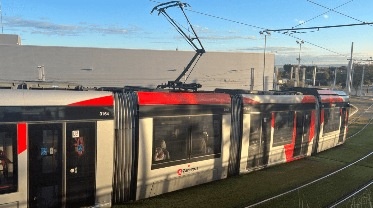 Desvíos y cortes previstos de buses y tranvía para Semana Santa en Zaragoza