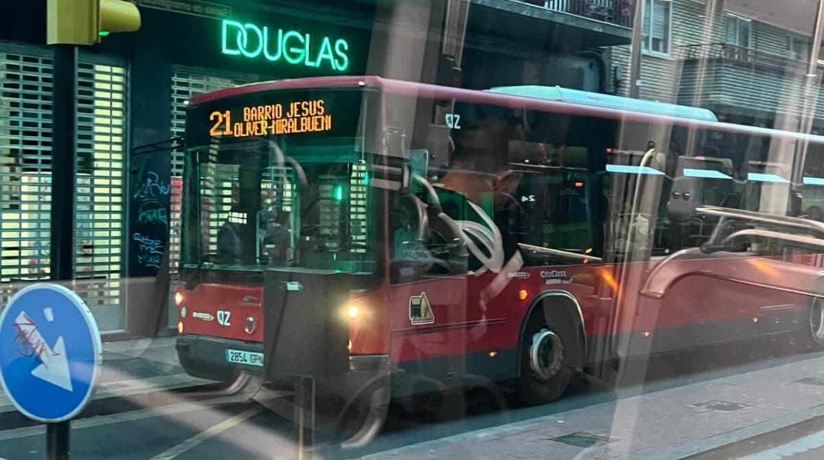 Bus 21 barrio Oliver de Zaragoza