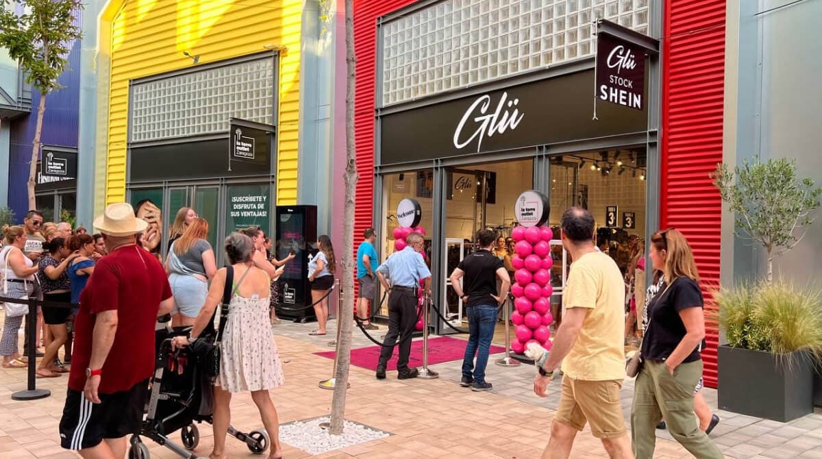 Polémica en Zaragoza: SHEIN declara que la nueva «tienda de Shein» de La Torre Outlet NO es suya
