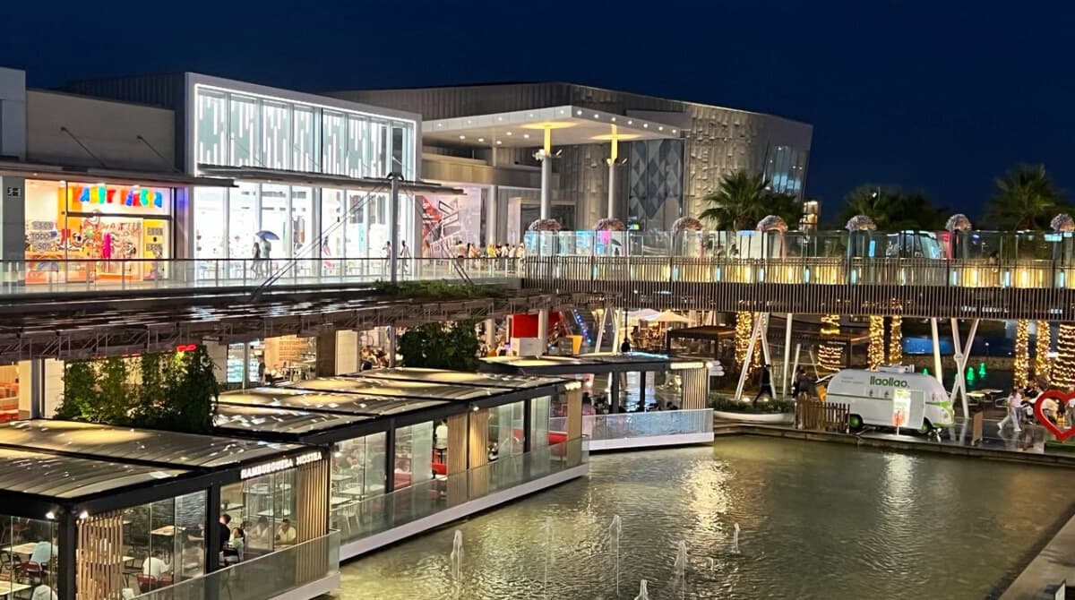 Sorpresa en Puerto Venecia: cierran repentinamente tres conocidas tiendas