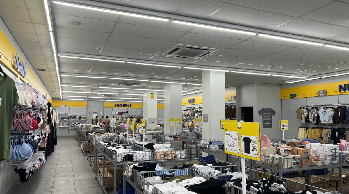 Una tienda de bajo coste cierra en pocas horas en un destacado barrio de Zaragoza