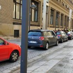 En el Paseo Echegaray había atasco para poder entrar al parquin de la Plaza del Pilar