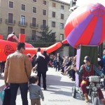 Un globo aerostático muy peculiar circulaba por la plaza