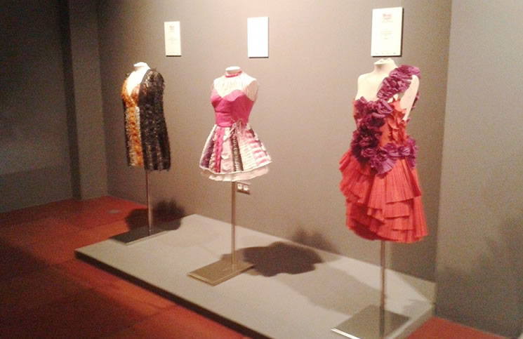 exposicion-vestidos-papel-zaragoza