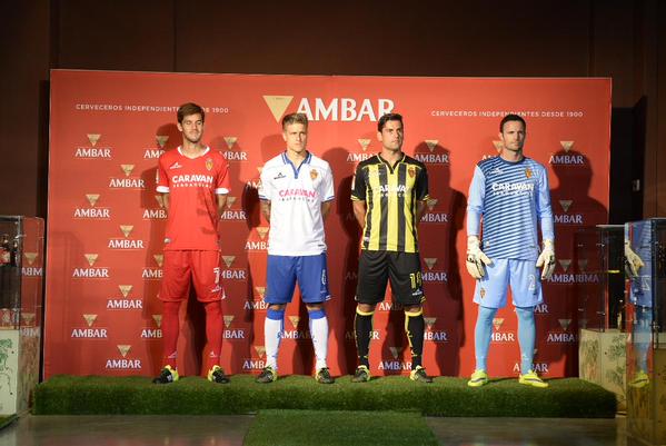 Dorca, Wilk, Aria y Manu Herrera en la presentación de la nueva equipación del Real Zaragoza en la temporada 2015-2016