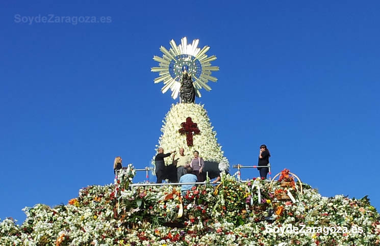 Reserva para subir al manto de la Virgen del Pilar 2014