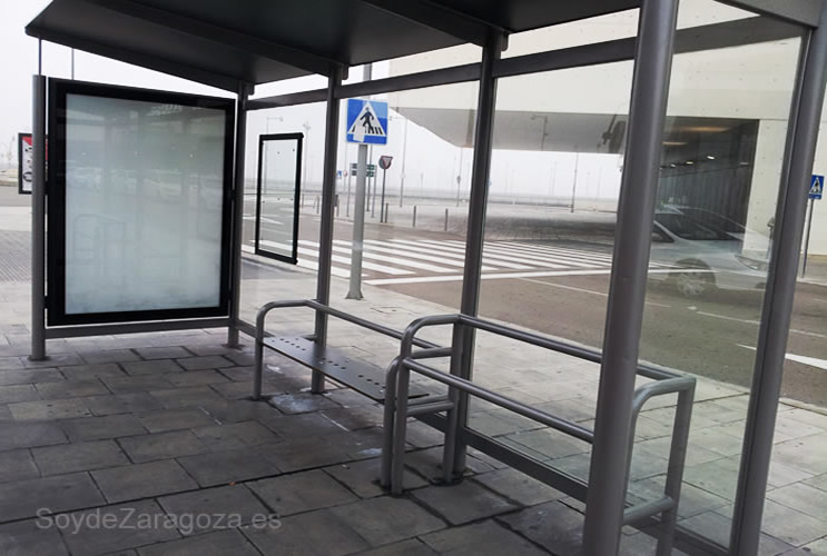 Marquesina en la zona de llegadas de la estación de Delicias