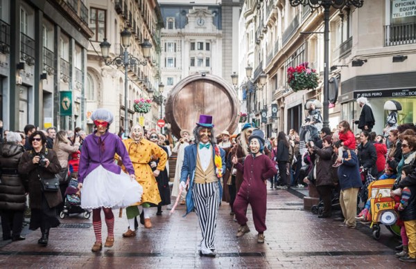 Los personajes del Carnaval Infantil de Zaragoza en el desfile del pasacalles de Carnaval en la calle Alfonso.