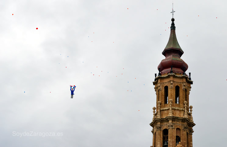 conde-salchichon-volando