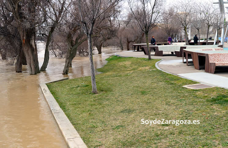 Las zona del merendero de la Expo está completamente inundada.