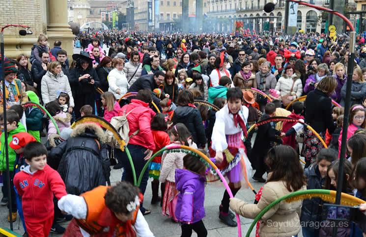 jugando-aros-carnaval