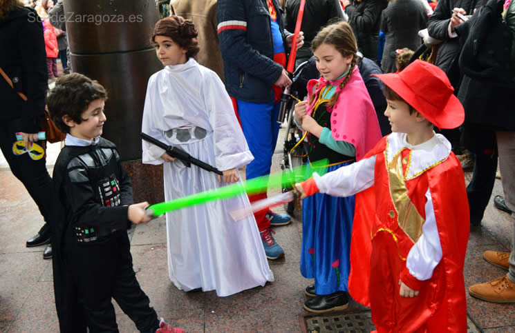 peques-jugando-carnaval