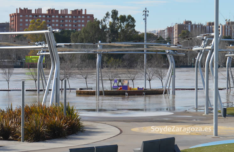 columpios-expo-zona-infantil-inundada-2015