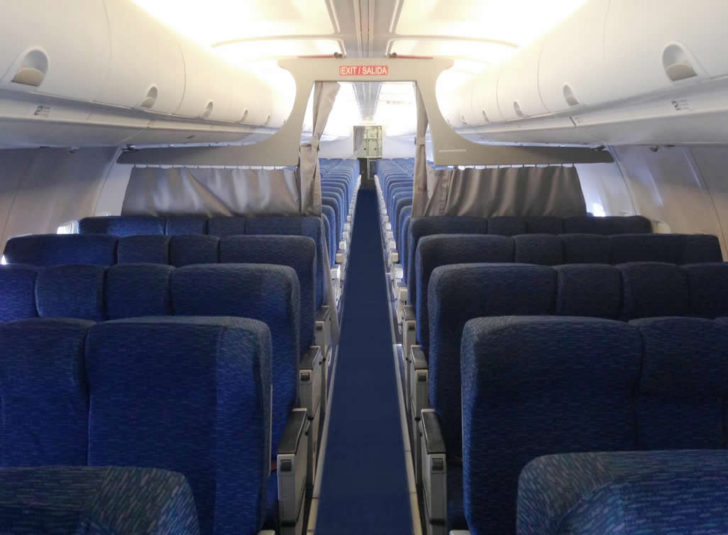 Otra imagen del interior del avión 'Corona de Aragón' de Air Horizont en la zona de Turista Plus.