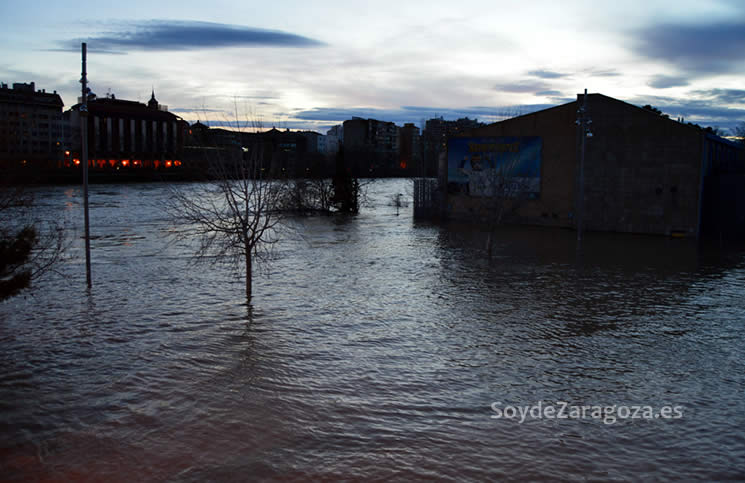 playa-helios-inundacion-noche