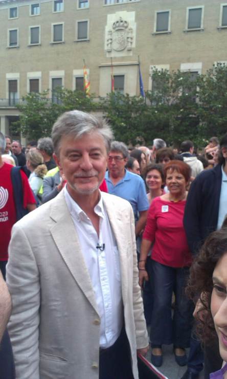 Pedro Santisteve en la Plaza del Pilar