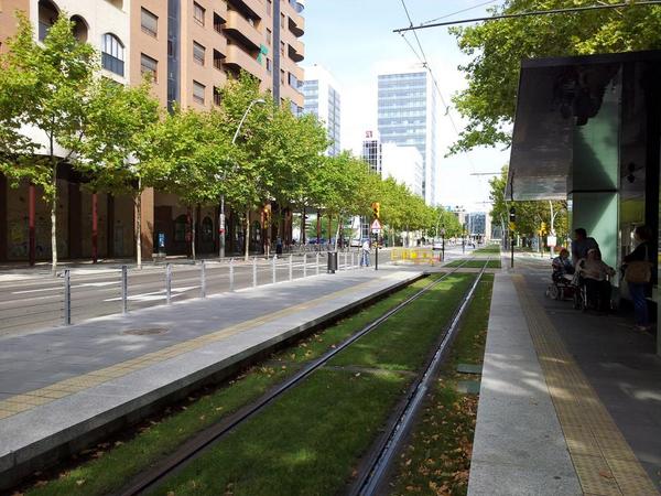 parada-tranvia-zaragoza-junto-intercambiador