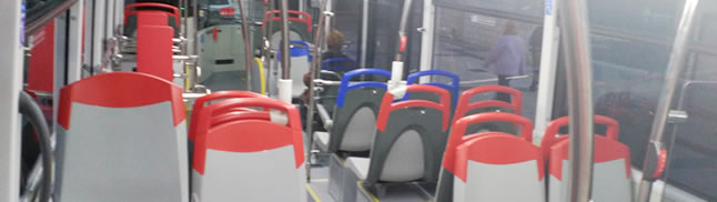 Interior de uno de los nuevos autobuses de Zaragoza.