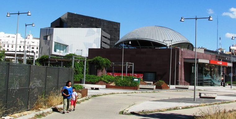 Estación de El Portillo junto al Caixaforum