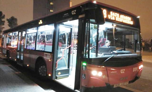 Un nuevo autobús de la línea 38, parado en el terminal de Escuela Pignatelli