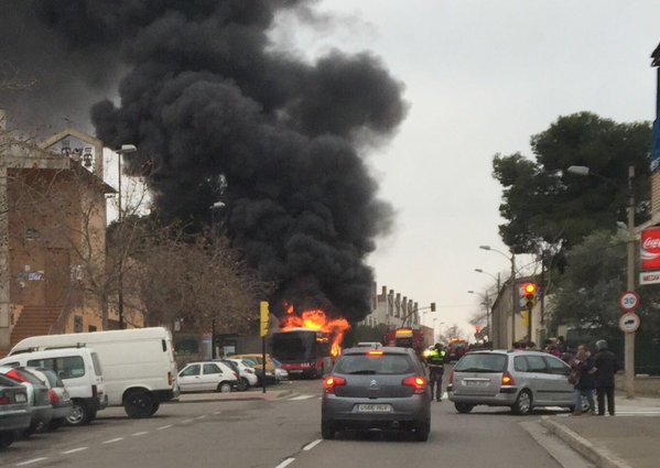 autobus-arde-linea-53-zaragoza