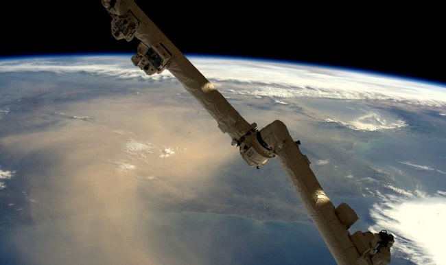 Imagen de la nube de arena africana sobre España tomada desde la Estación Espacial Internacional