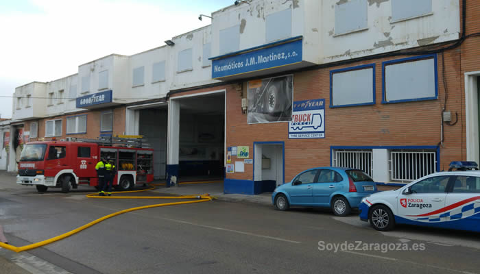 calle-biel-cortada-bomberos-incendio-fabrica-asinez