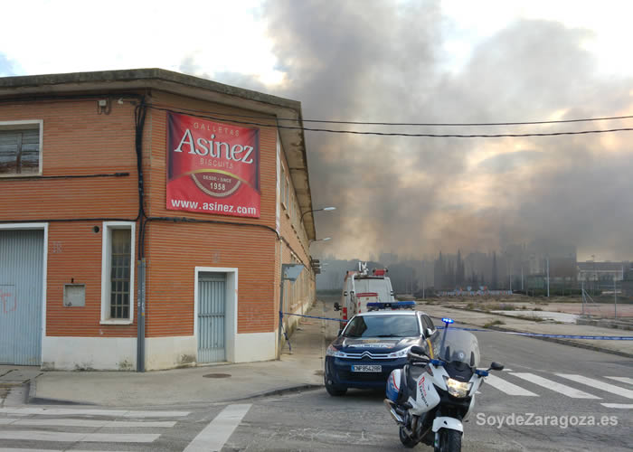 -naves-industriales-ardiendo-calle-biel-zaragoza