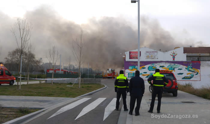 policia-incendio-navez-asinez-zaragoza