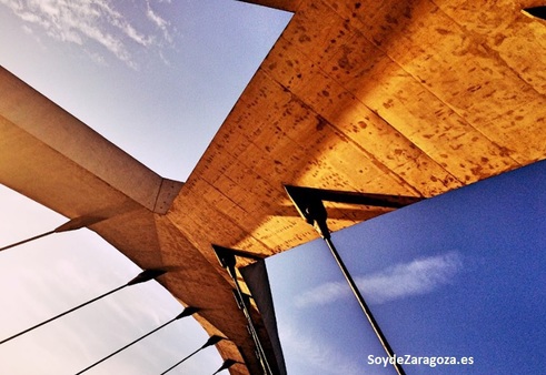 Arcos y estructura Puente del Tercer Milenio