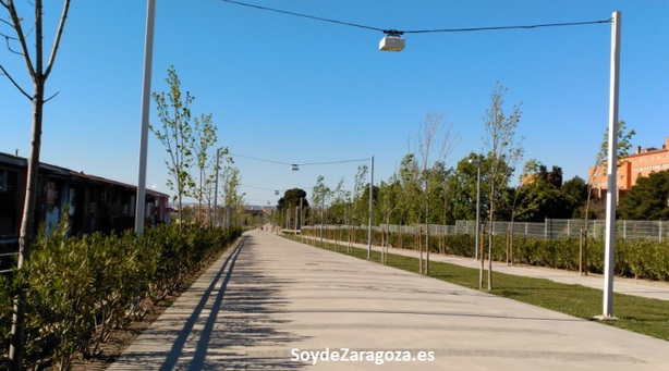 Corredor Verde a la altura del barrio de Valdefierro