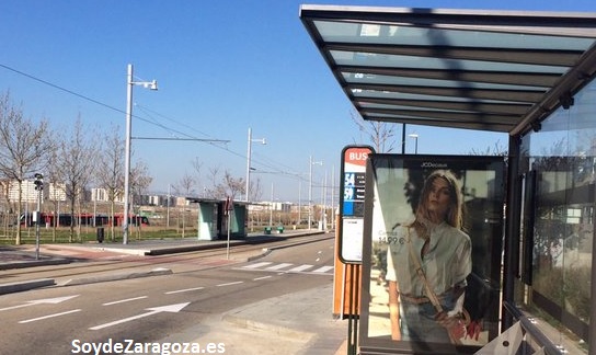 Parada de las líneas 54 y 59 de las lanzaderas del tranvía de Zaragoza