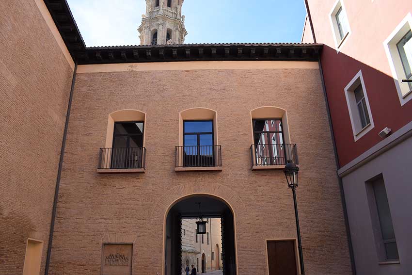 Museo Alma Mater Zaragoza Patio Interior Horarios