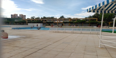 Piscina En El Centro Deportivo Municipal De La Jota Piscina De La Jota En Zaragoza