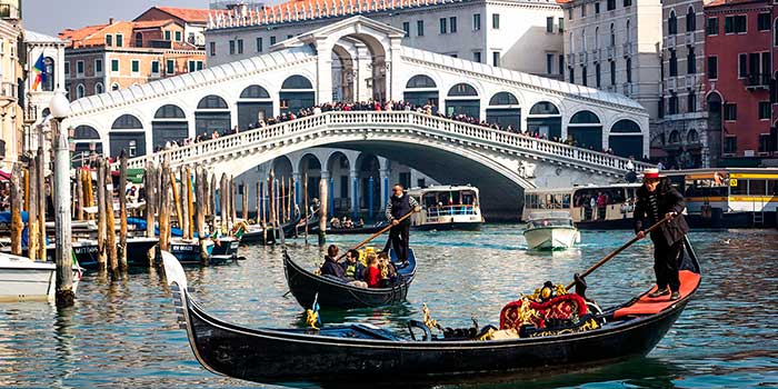 volar de Zaragoza a Venecia