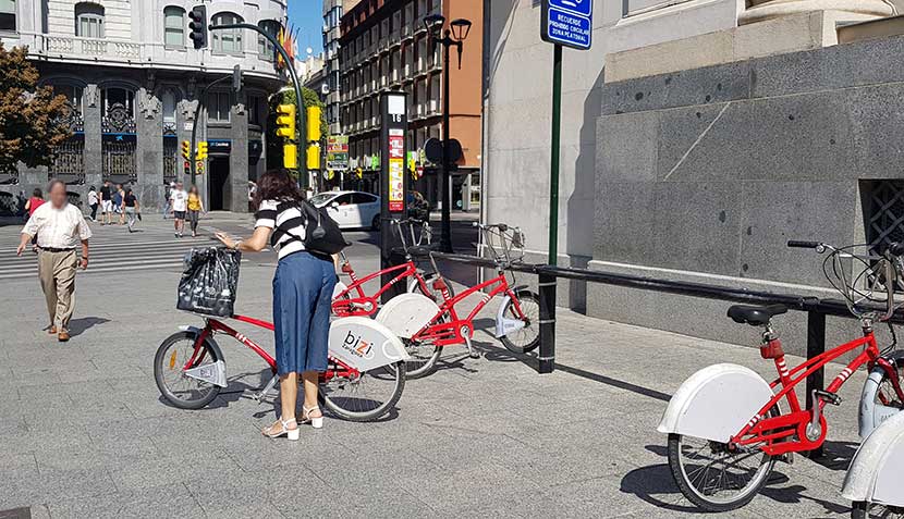 usuarios utilizando el servicio bizi de zaragoza